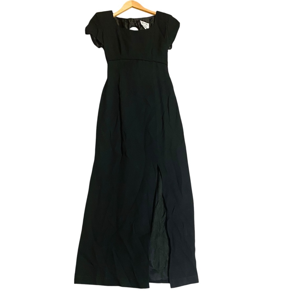Elegant Black Maxi Dress